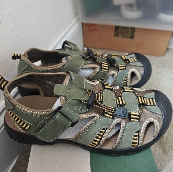 Unisex Closed Toe Leather Hiking Sandels - Picture 2 of 4